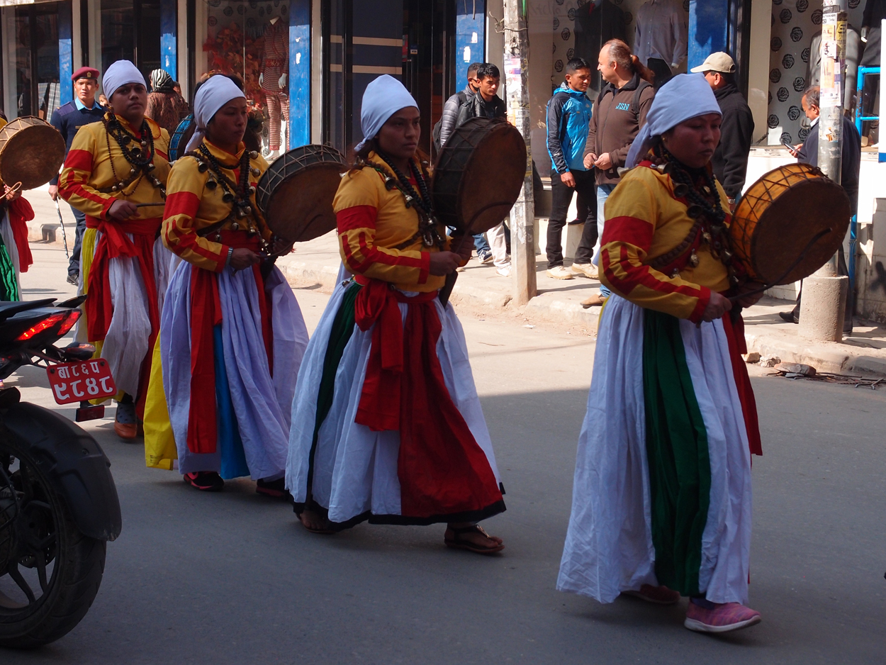 2018-01-18 14 Uhr - Putali Sadak, Bhaktapur Sadak, Khulla Murch Park (Foto, Video) 